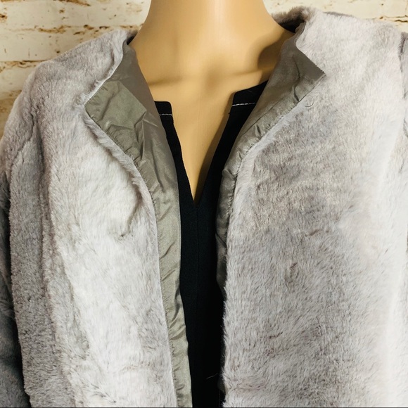 Super Soft Faux Fur Teddy Jacket size Medium - Picture 3 of 7